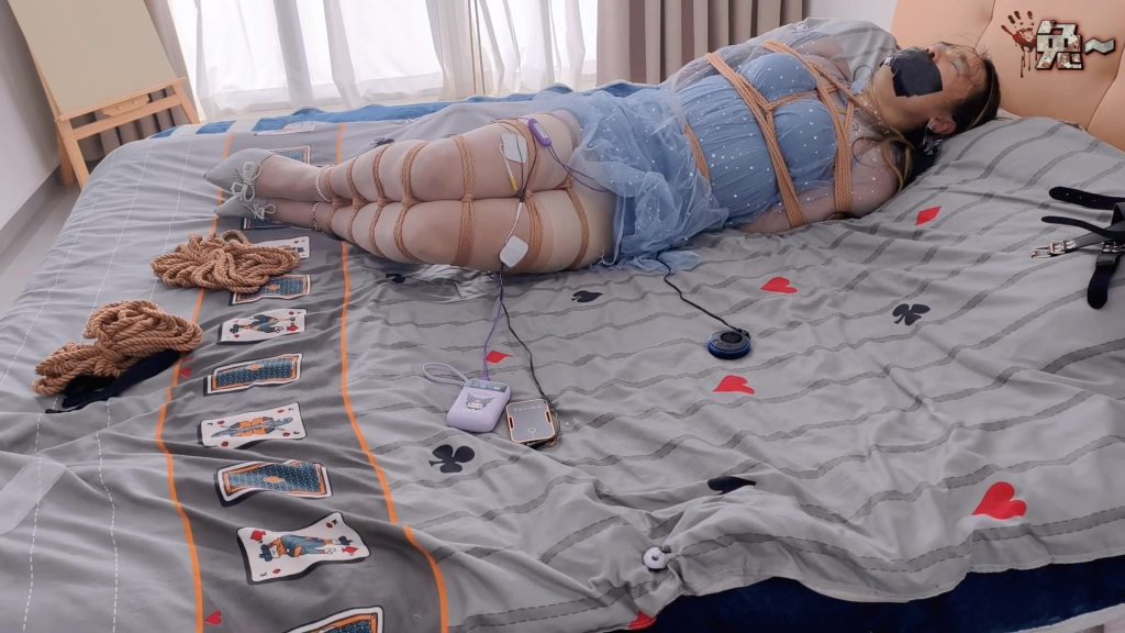 【兔兔兔TU】自娱自乐第 48 弹 蓝色的裙摆-视频-5元站