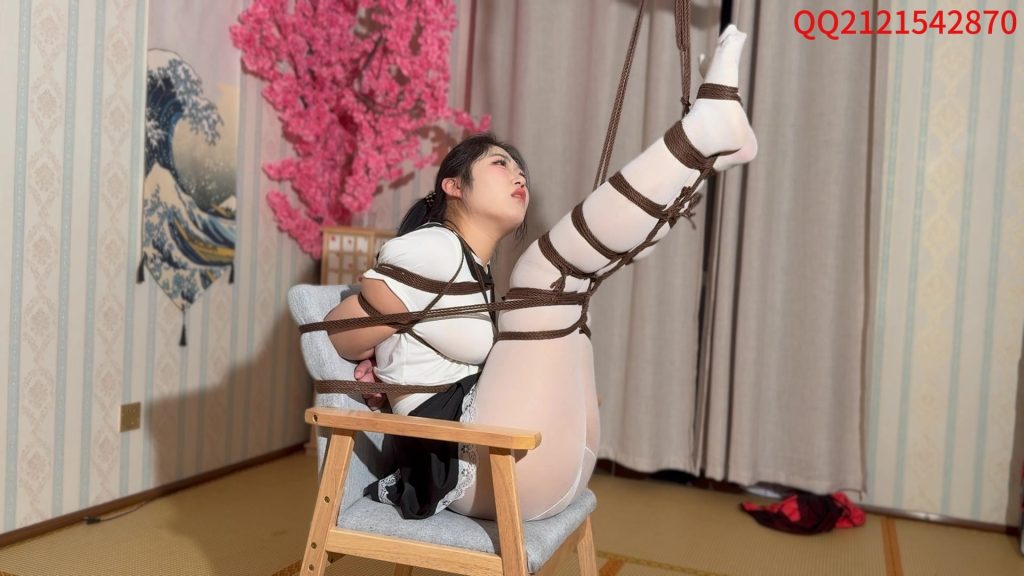 【悦感日记】小美体验3mm极致紧缚|堵嘴展示|电击训练|棒棒爽|由于小美挣扎过于激烈，最终被S惩罚关一晚-视频-5元站