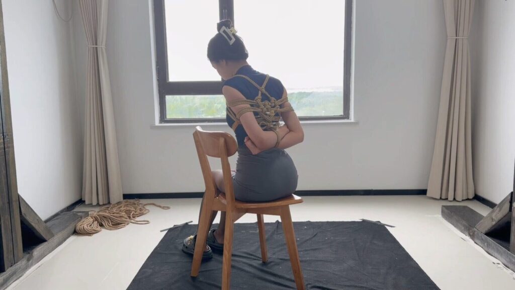 【象人工作室】【试镜】【以安】各个姿势试镜！有舞蹈功底柔韧性是真的好啊~-视频-5元站