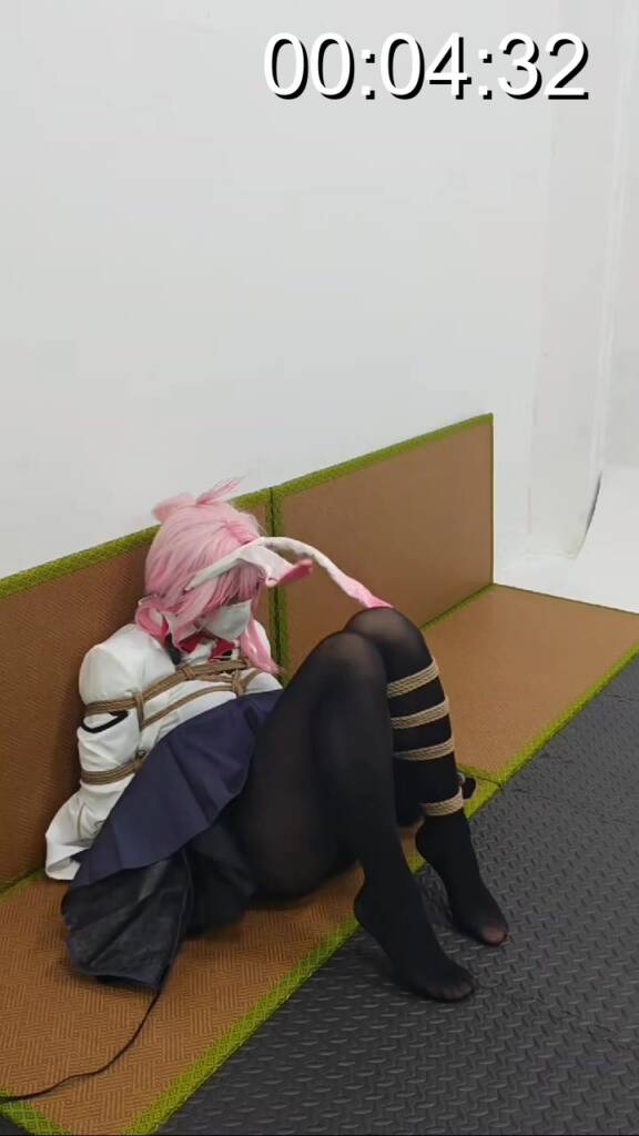 【汐月原创】前来拍摄的绯樱，在结束更衣时惨遭摄影师毒手。打晕捆绑肆意妄为（上）-视频-5元站