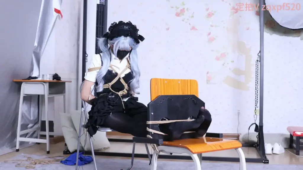 【雪宝日记】兄妹足底TK，捆绑后TK到哽咽-视频-5元站