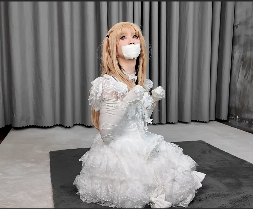 【绳欲club】老是欺负人的依依今天终于被神罚了，（用胶布把双手双脚绑在椅子的两边），嘴巴和鼻子都被封住，在濒临窒息的同时又被用振动棒刺激敏感部位，使得依依不断的翻白眼-视频-5元站