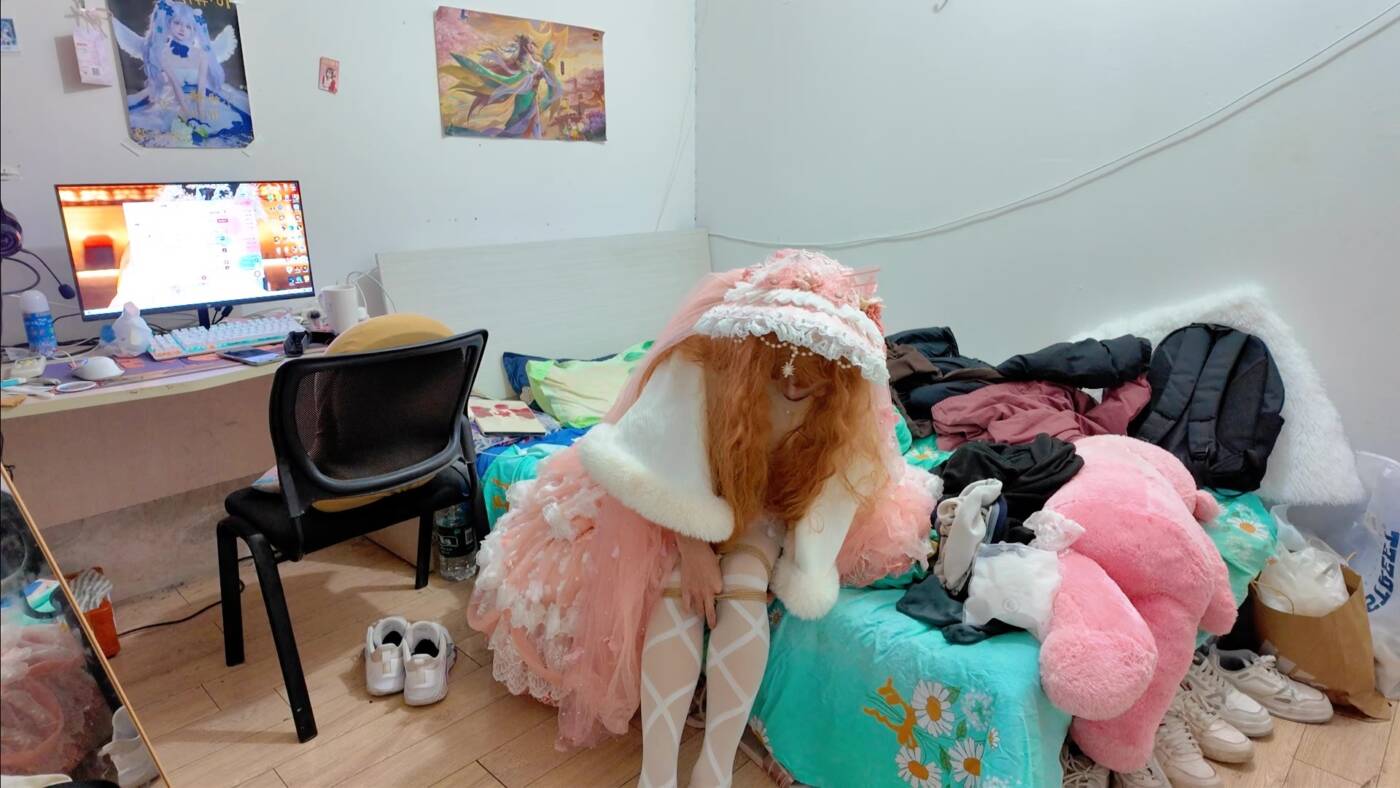 【一只苒苒】一个人穿lolita在家玩绳子自缚-视频-5元站