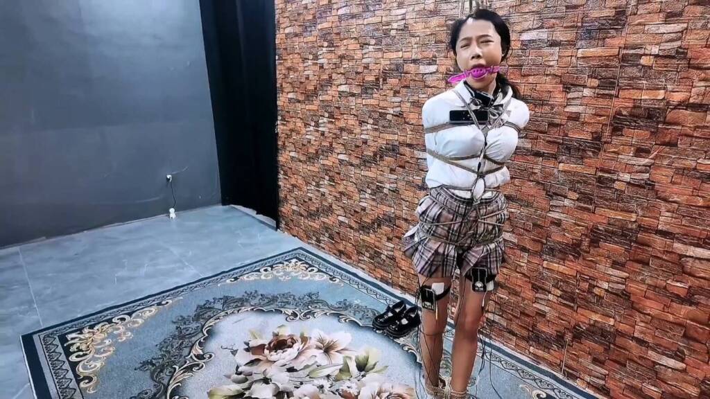 图片[2]-【牧遥工作室】JK少女误入歹徒的住处,被吊起来电击ZX玩弄晕死过去-视频-5元站