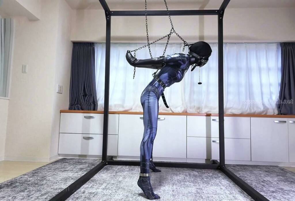 图片[2]-【绳缚日本】「Zentai蜘蛛女」拘束具脚尖罚站！炮机上下双穴同入、痴女深喉高潮high疯抽搐！钢拷单手套➕深喉口塞➕啵啵贝pro➕吮吸电击➕超浪骚狗！-视频-5元站