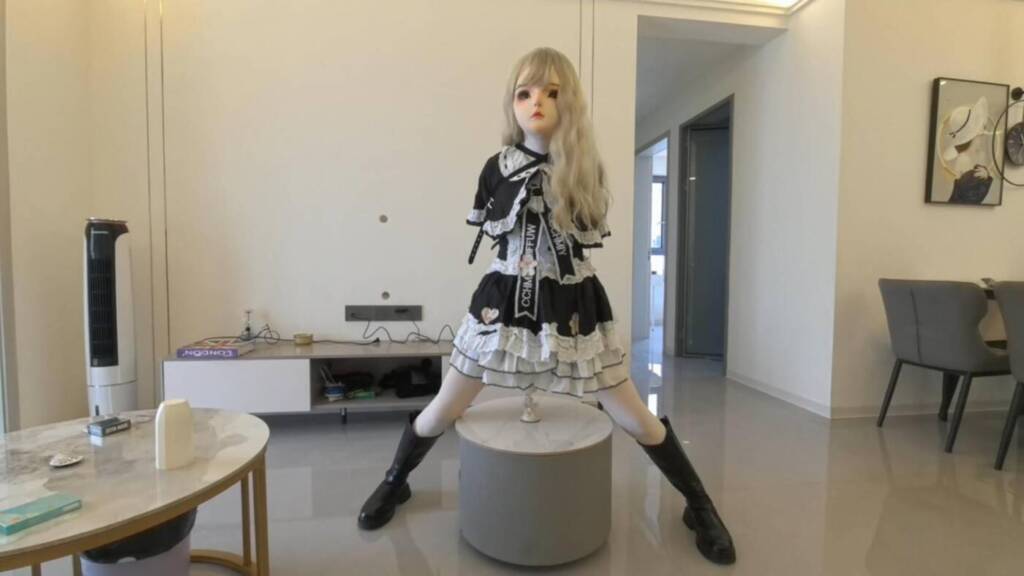【FXX】◤人偶女友GC游戏◢又让妹子GC爽了，要求用P机、内入震动象鼻、震动棒、波波贝、手指内入抽插达到15次GC 没达到那么多每次按2分钟电击惩罚，听完她傻了，直接干休克-视频-5元站