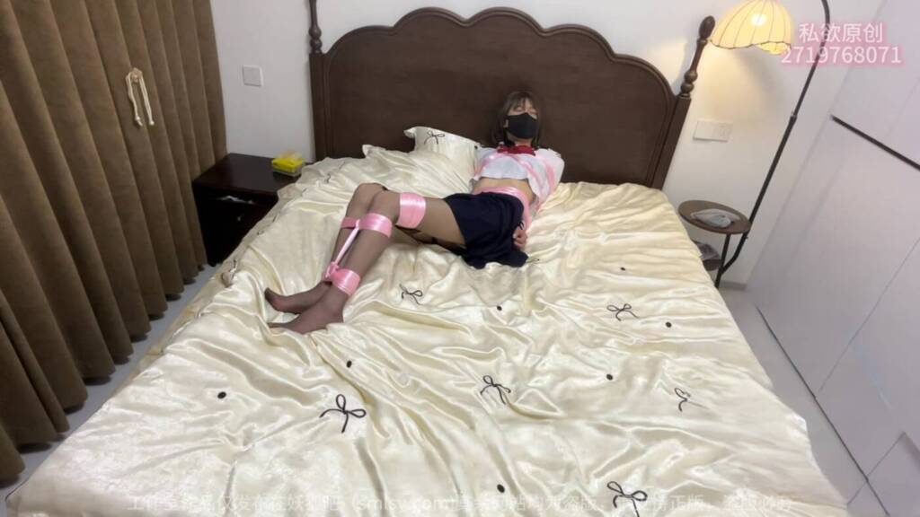 【私欲工作室】《一层一层把你裹成蠕虫》努努（黑丝，郊狼，震动棒，丝巾，被子全包，放置挣扎）-视频-5元站